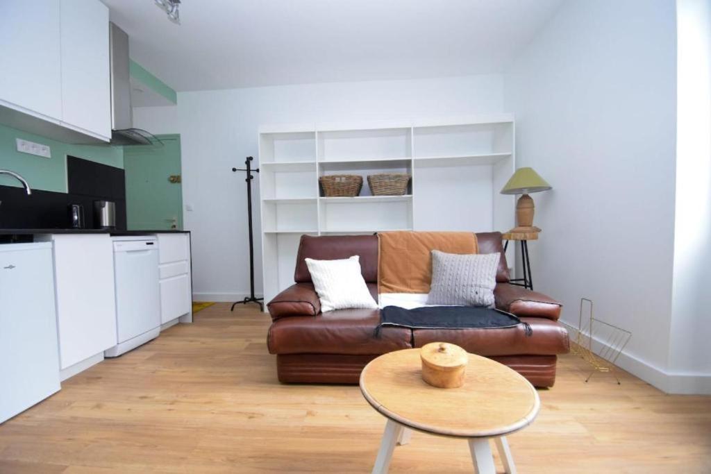 Appartement Entre Plage De L'Ecluse Et Place Du Marche Dinard Exterior photo